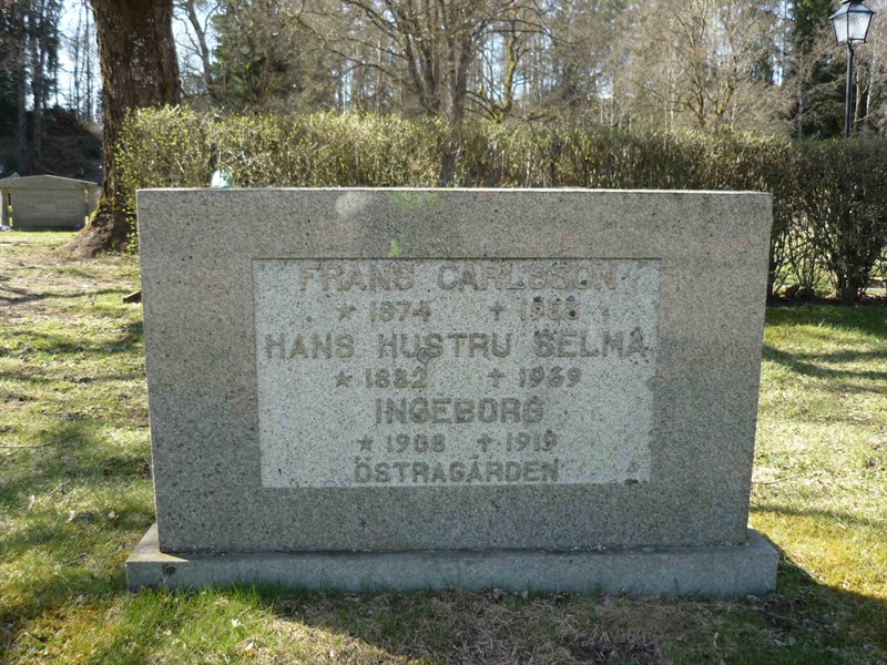 Grave number: ÖD 04   99, 100, 101
