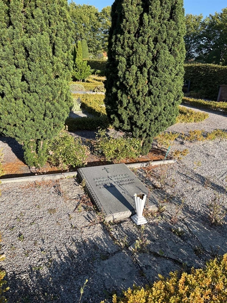 Grave number: NK X 230-231