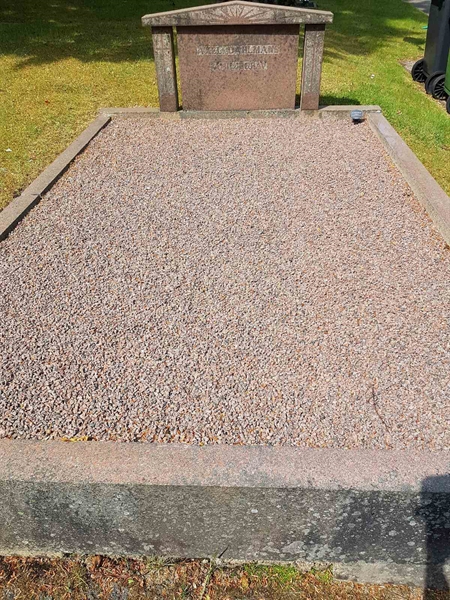 Grave number: 01  1758