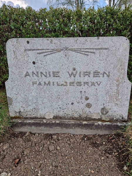 Grave number: 501 10 1470-1472