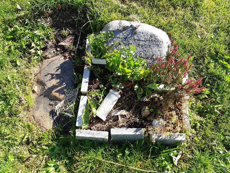 Hautatunnus: Fr 8    70-71