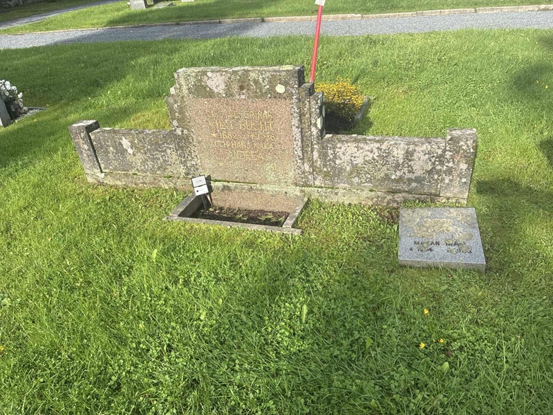 Grave number: 1 G   216