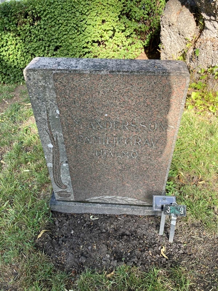 Grave number: 1 03     9