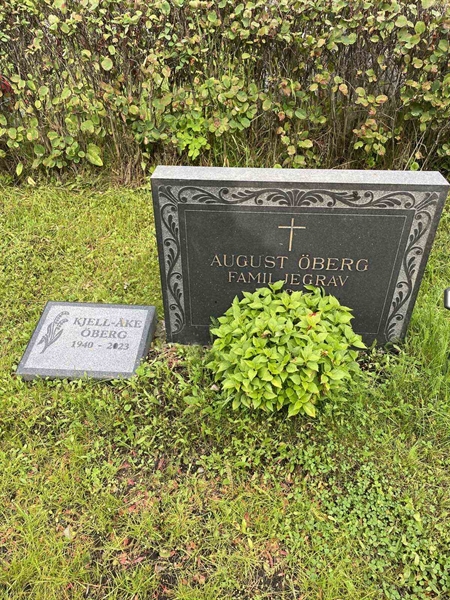 Grave number: 3    90