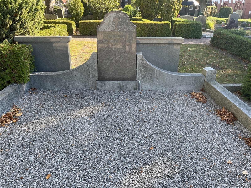 Grave number: VK II   127