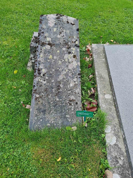 Grave number: KG 09   643