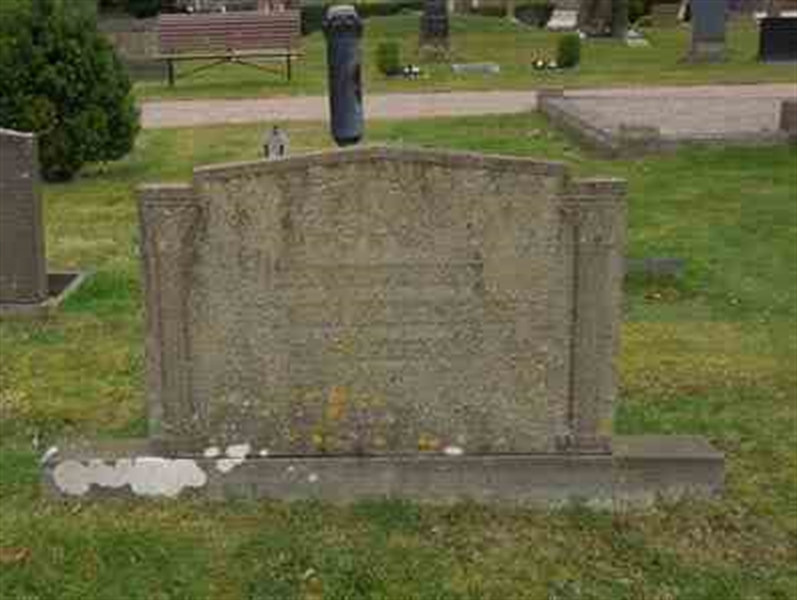 Grave number: SN G    33