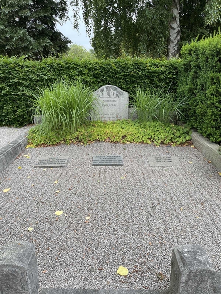 Grave number: NK I    73