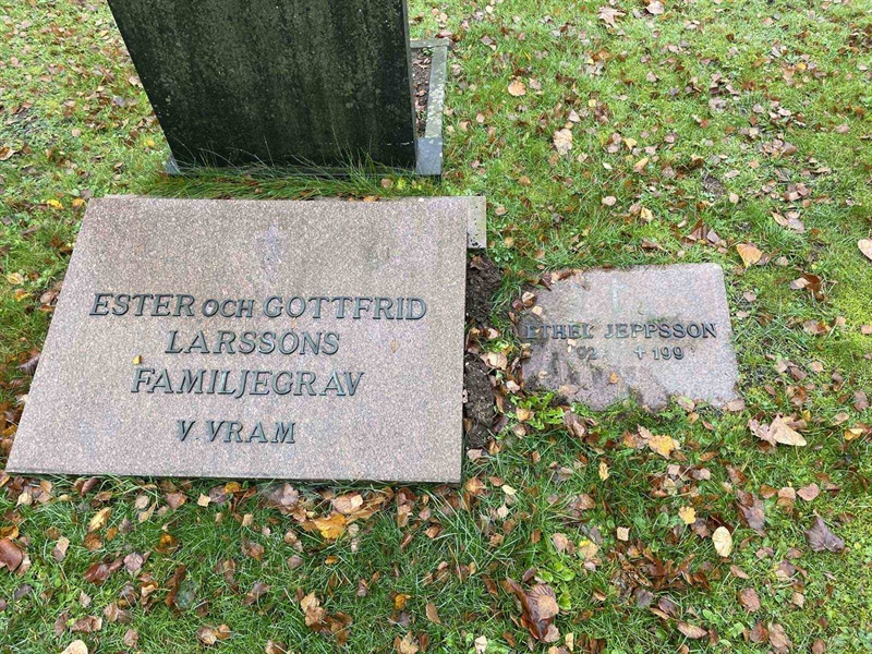 Grave number: VV 6   358, 359