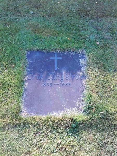 Grave number: KA 03     7