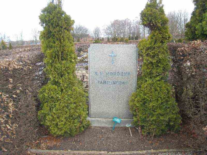 Grave number: NK B    27