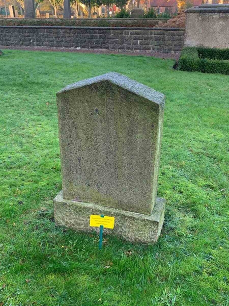 Grave number: TO D   166, 167