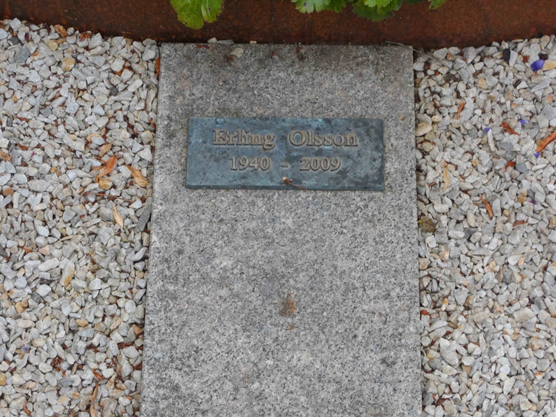 Grave number: SNK M     4