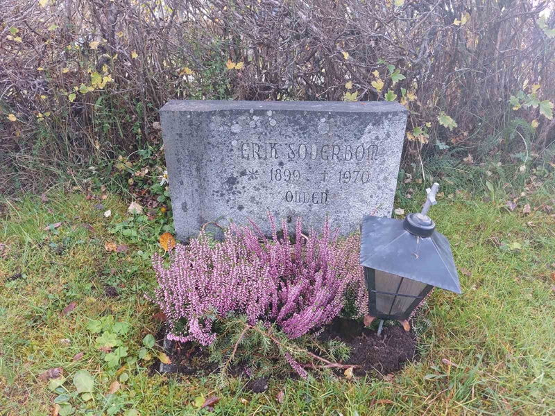 Grave number: RG F    46