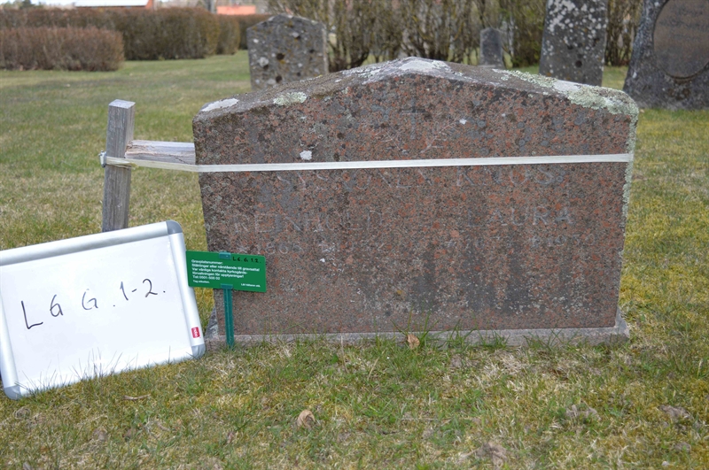 Grave number: LG G     1, 2