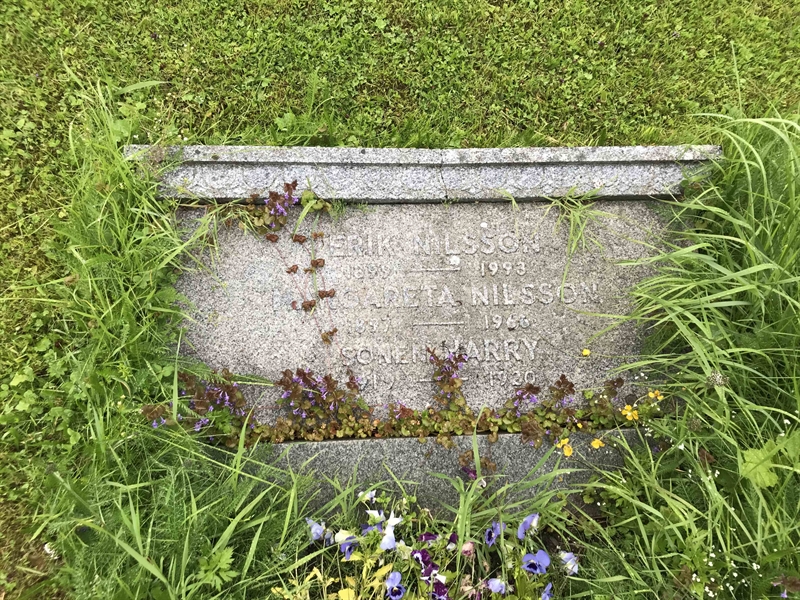 Grave number: UN H    19, 20, 21