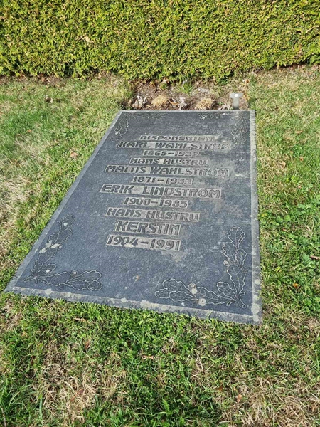 Grave number: 1 03   19