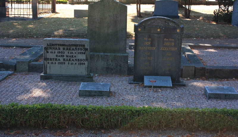 Grave number: Ö 17i    41, 42, 43