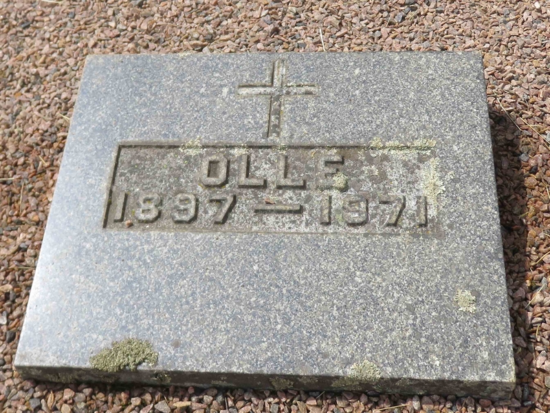 Grave number: 01 L    16, 17
