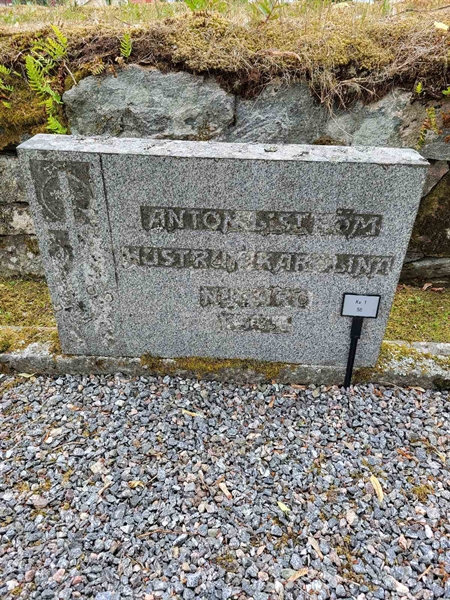 Grave number: Jä 01    56