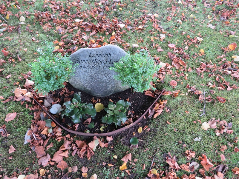 Grave number: 1 11  201