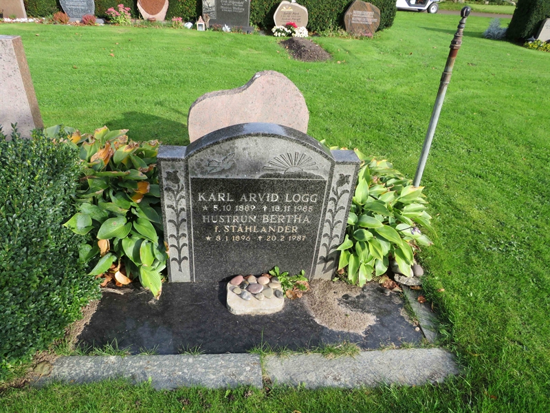 Grave number: 1 08   26