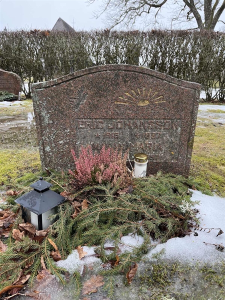 Hautatunnus: SJ L    32, 33