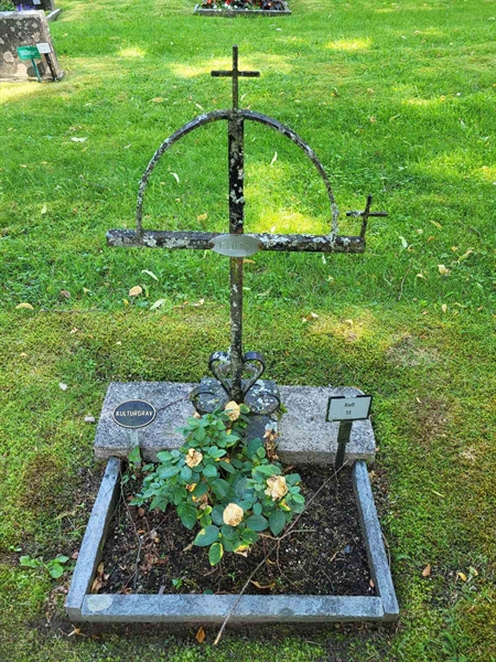 Grave number: Jä 06    51