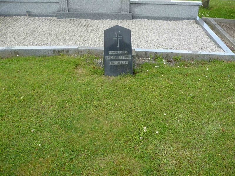 Grave number: 1 4    24
