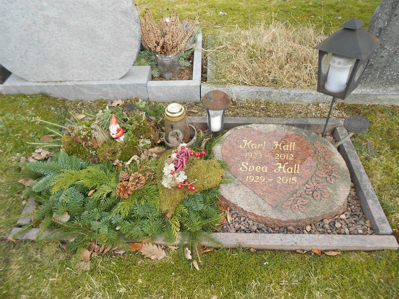 Grave number: NÅ M5   106, 107