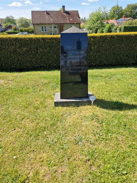 Grave number: 04 E   88