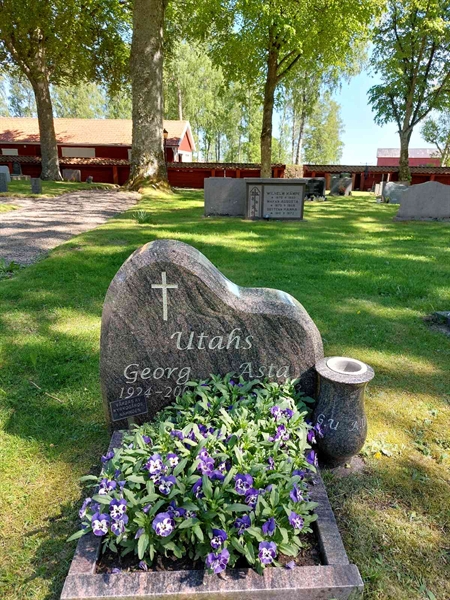 Grave number: BG 11   38, 39, 40