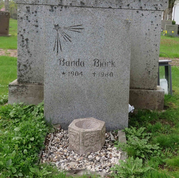 Grave number: 01 D   336