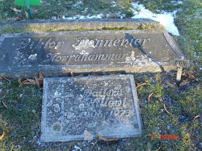Grave number: B G  607, 608