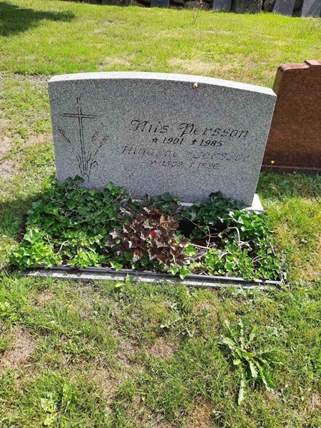 Grave number: M1 R    34, 35