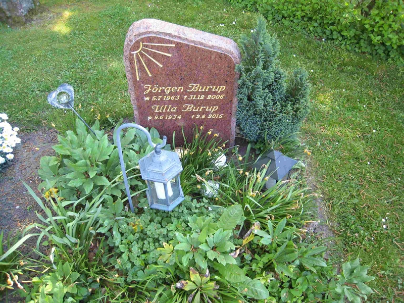 Grave number: NK Urn XVIII    21