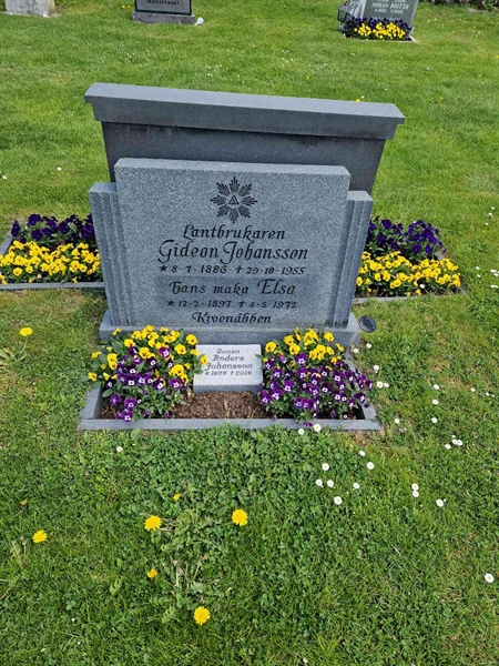Grave number: 04 A   43, 44