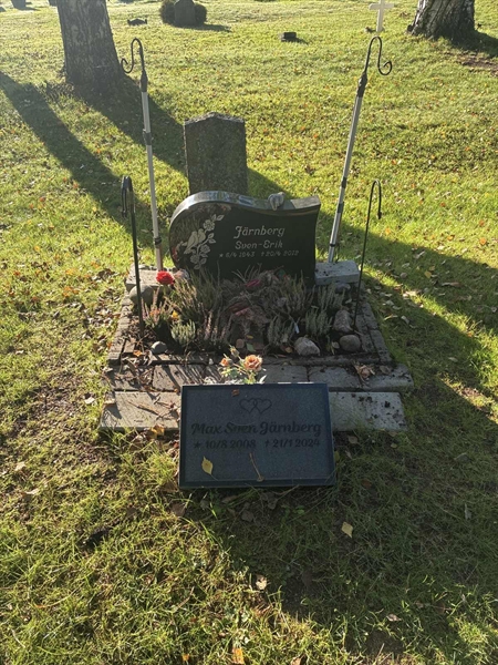 Grave number: 2 11    52