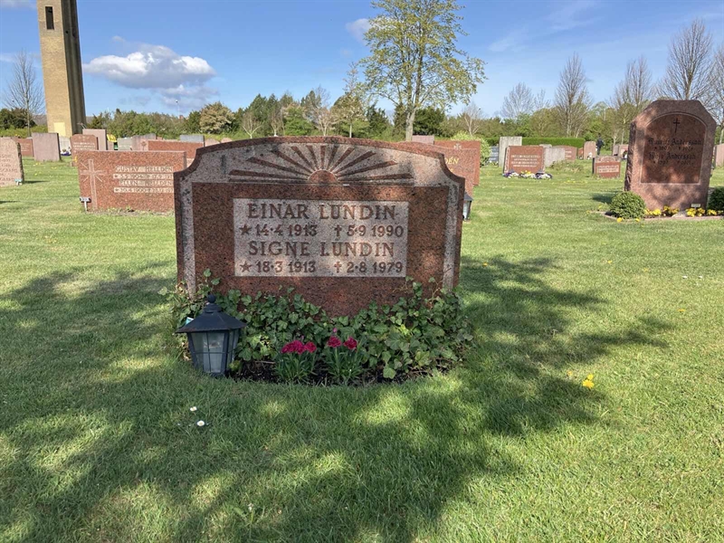 Grave number: R 01 449, 450