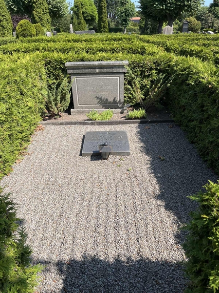 Grave number: NK VI    85b