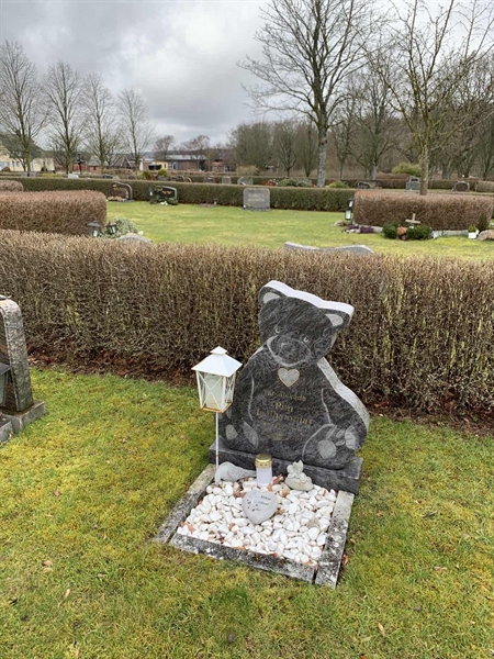 Grave number: SÖ R    13