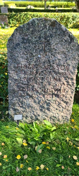 Grave number: M D    9, 10