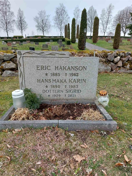 Grave number: HM 15    3, 4
