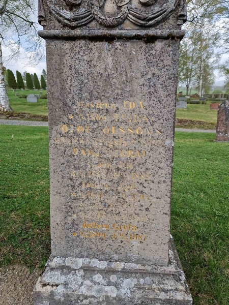 Grave number: 501 07 975-977
