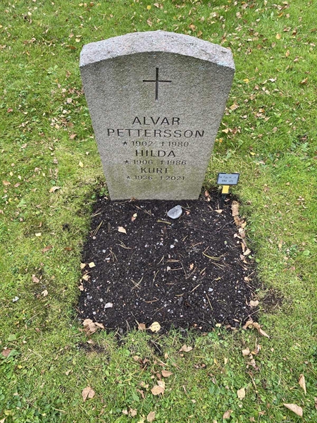 Hautatunnus: 2 C   990-991