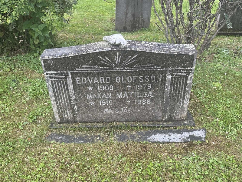 Grave number: 002 2   551