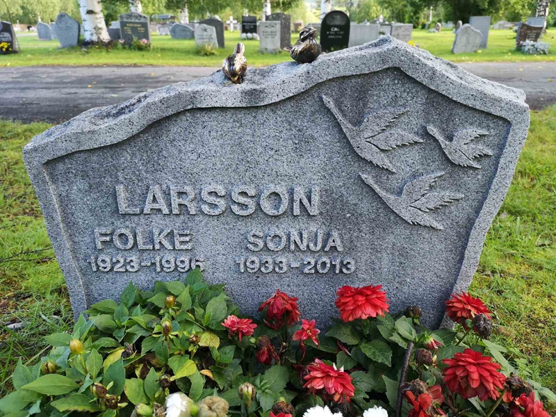 Grave number: NK 18     4