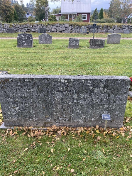 Grave number: 1 GaKy Kv22   124-127