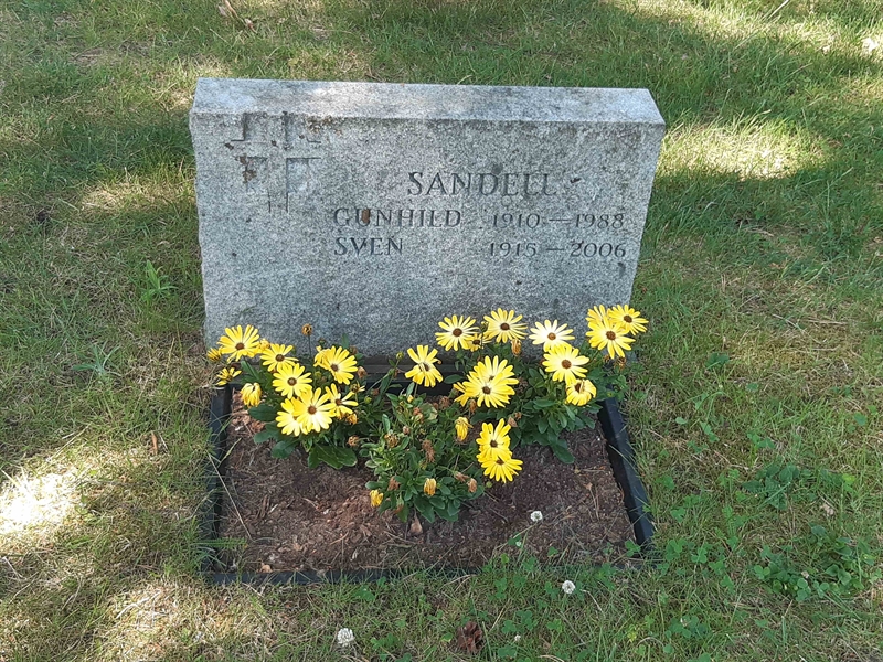 Grave number: VI 05   840