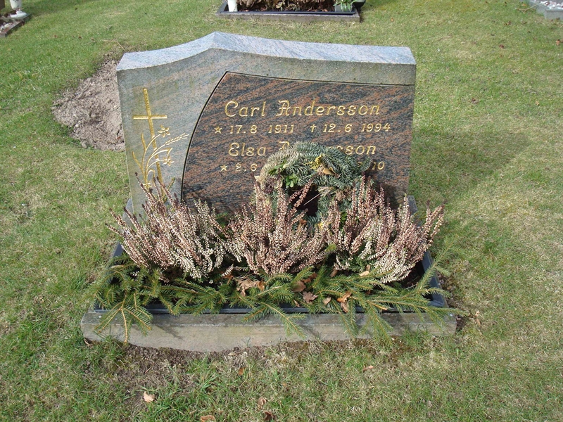 Grave number: KU 12    99, 100